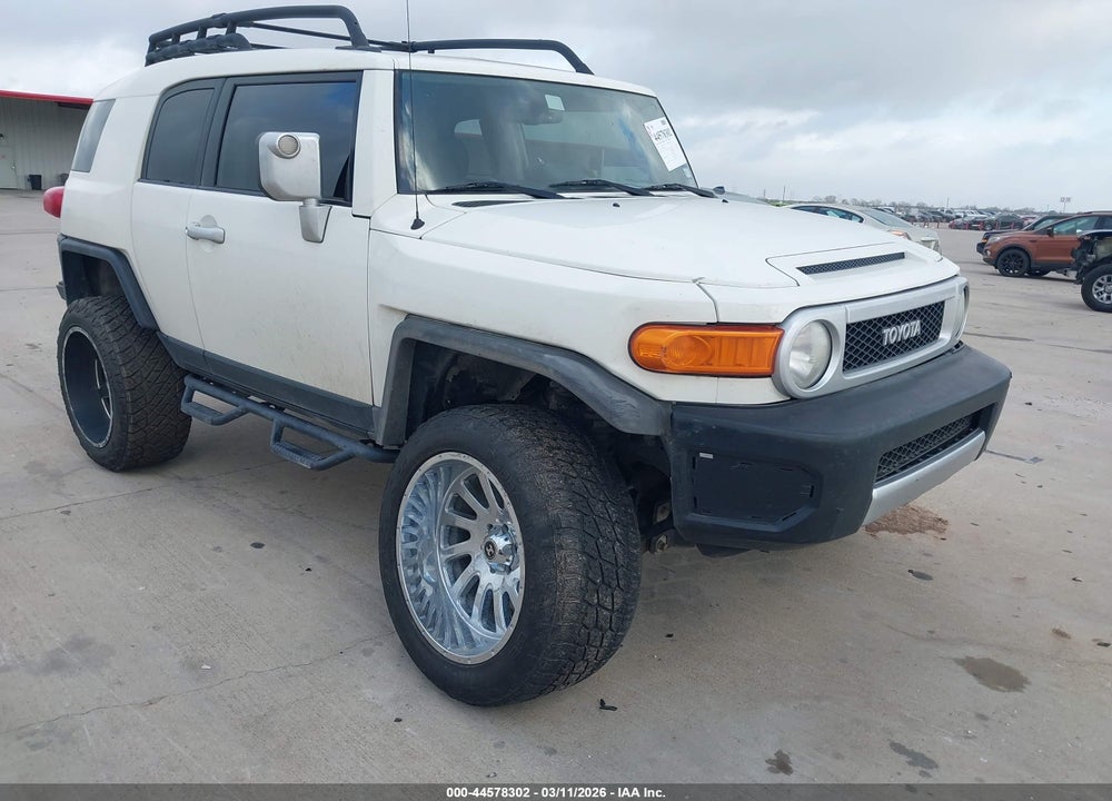 2010 TOYOTA FJ CRUISER VIN: JTEBU4BF7AK086222