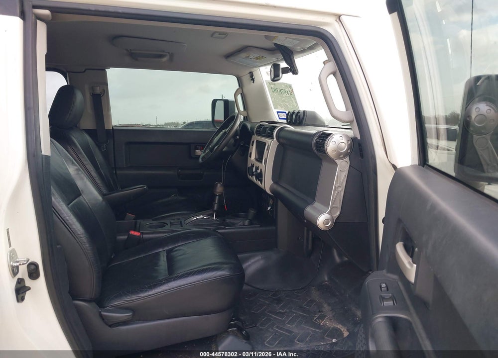 2010 TOYOTA FJ CRUISER VIN: JTEBU4BF7AK086222
