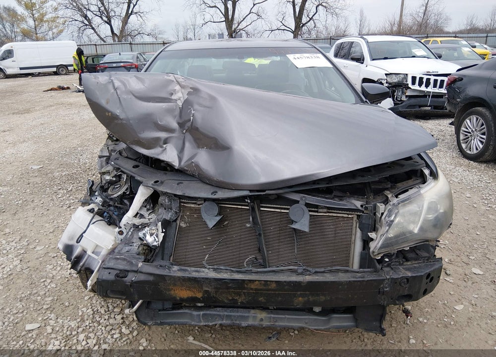 2014 TOYOTA CAMRY SE VIN: 4T1BF1FK2EU783260