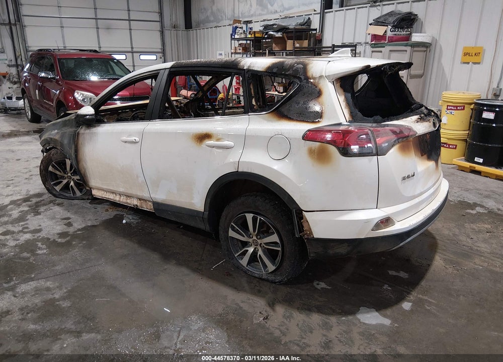 2018 TOYOTA RAV4 XLE VIN: 2T3RFREV4JW703483
