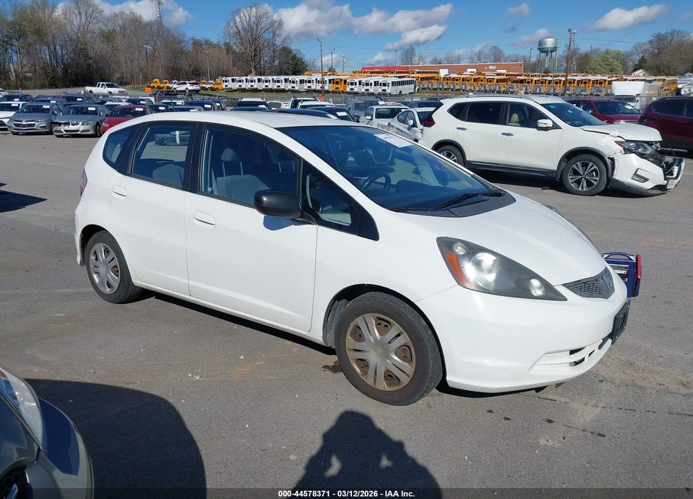 2011 HONDA FIT VIN: JHMGE8H35BS002152