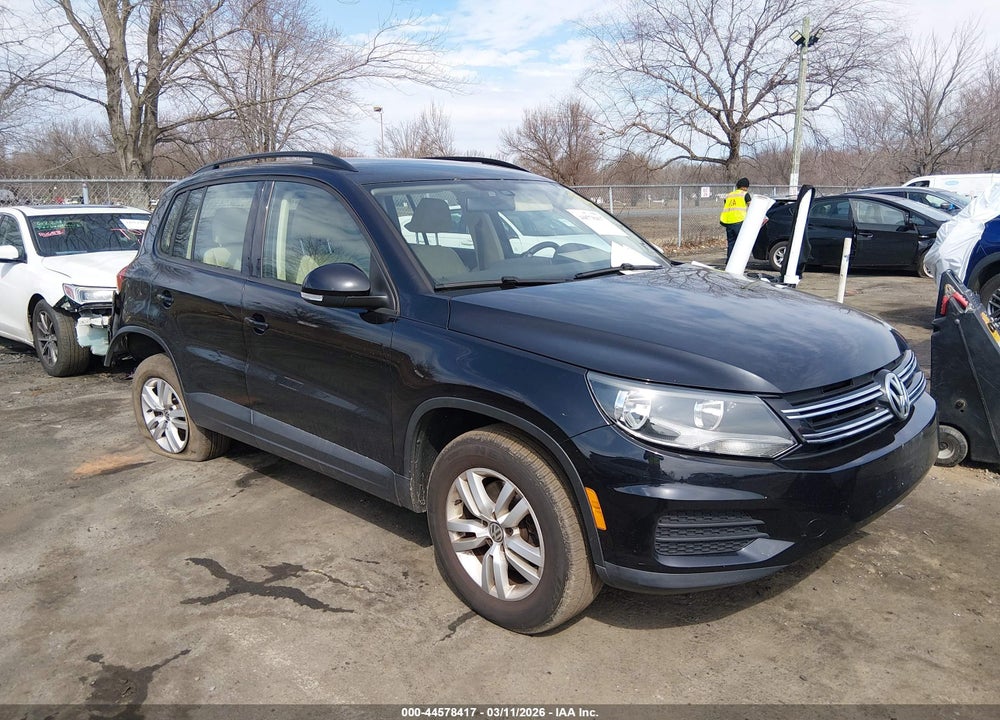 2016 VOLKSWAGEN TIGUAN S VIN: WVGAV7AX0GW602717