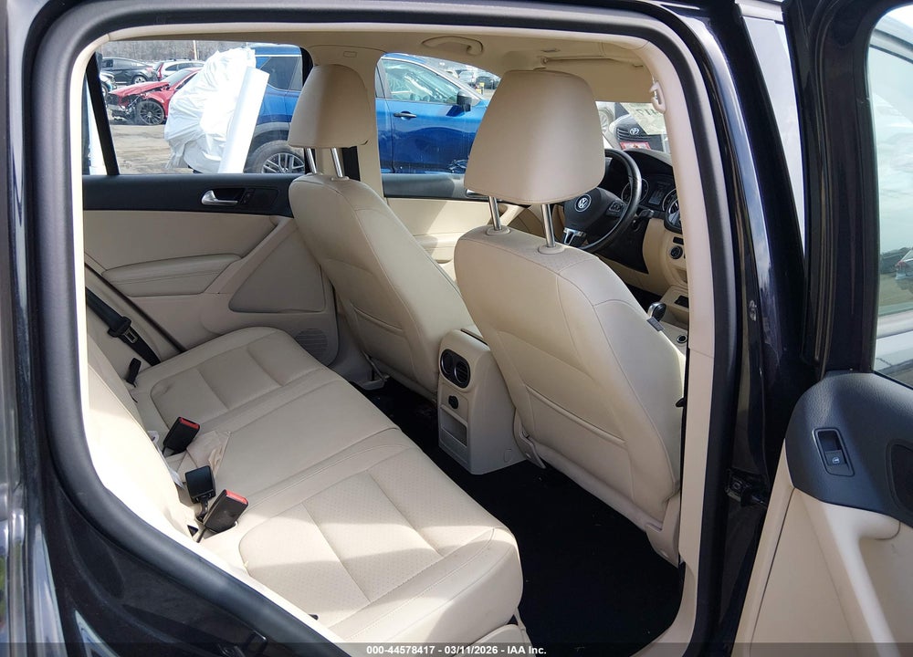 2016 VOLKSWAGEN TIGUAN S VIN: WVGAV7AX0GW602717