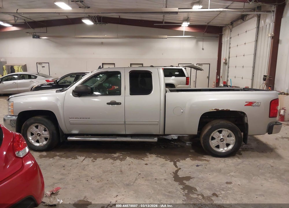2013 CHEVROLET SILVERADO 1500 LT VIN: 1GCRKSE76DZ199592