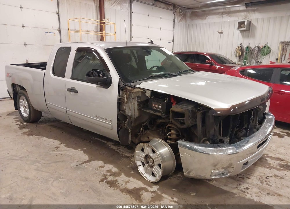 2013 CHEVROLET SILVERADO 1500 LT VIN: 1GCRKSE76DZ199592