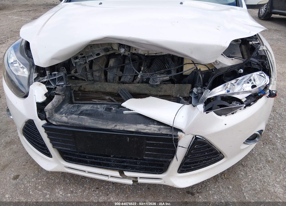 2013 FORD FOCUS TITANIUM VIN: 1FADP3N26DL138225