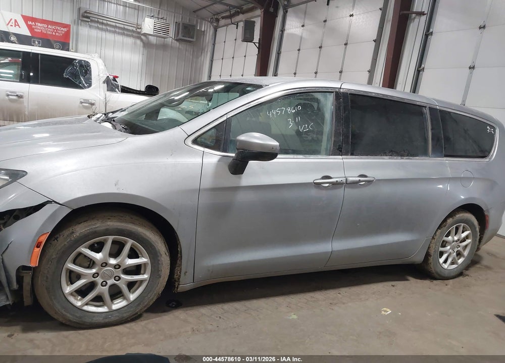 2017 CHRYSLER PACIFICA TOURING VIN: 2C4RC1DG1HR610616