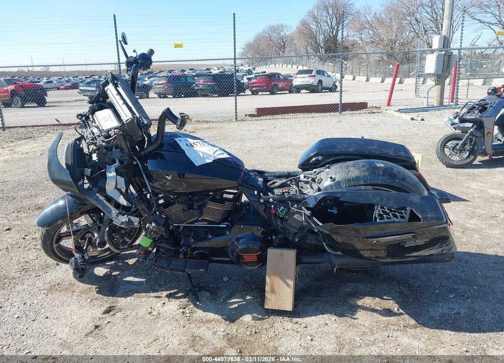 2024 HARLEY-DAVIDSON FLHX VIN: 1HD1KB719RB625859
