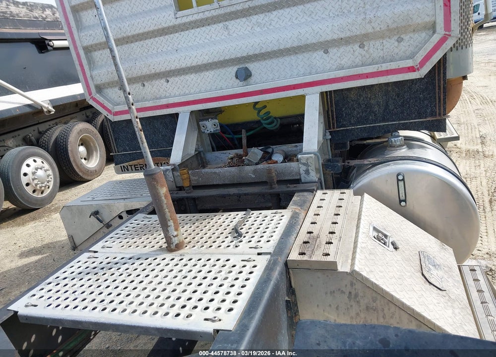 2010 INTERNATIONAL 5900 5900I VIN: 1HSXRAPR6AJ283859