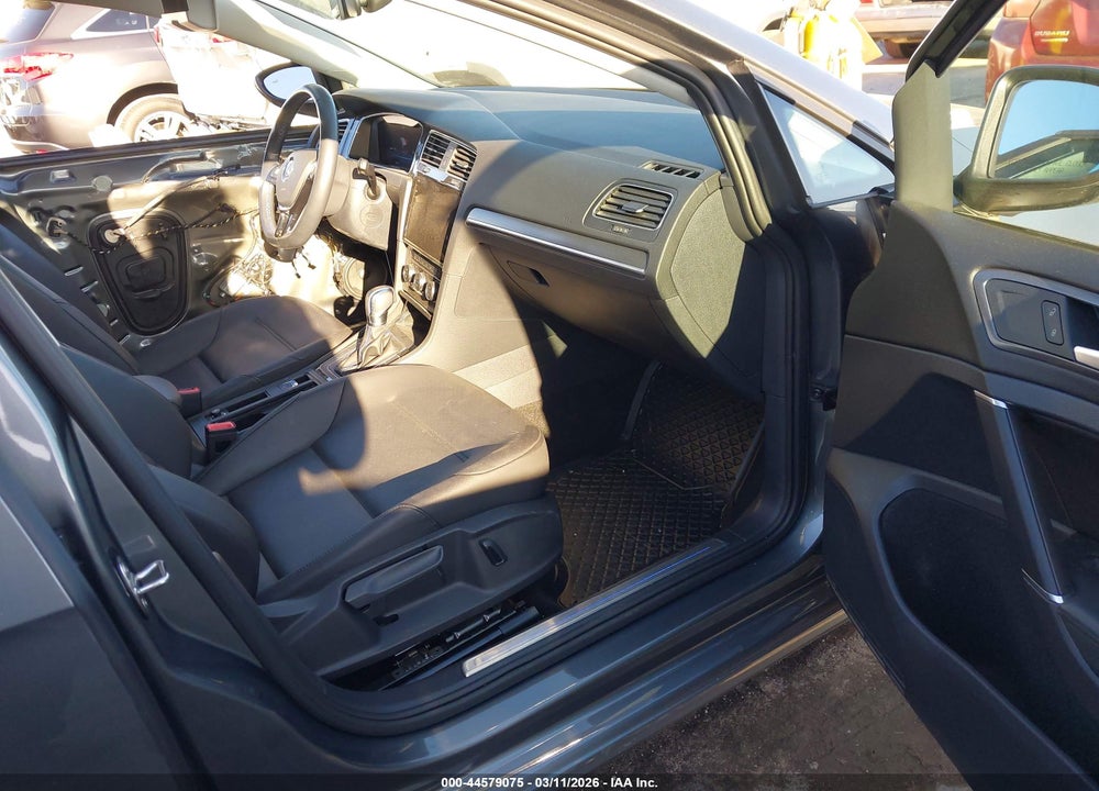 2019 VOLKSWAGEN E-GOLF SEL PREMIUM VIN: WVWPR7AUXKW908311
