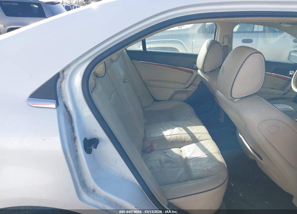 2010 LINCOLN MKZ VIN: 3LNHL2GC8AR640847