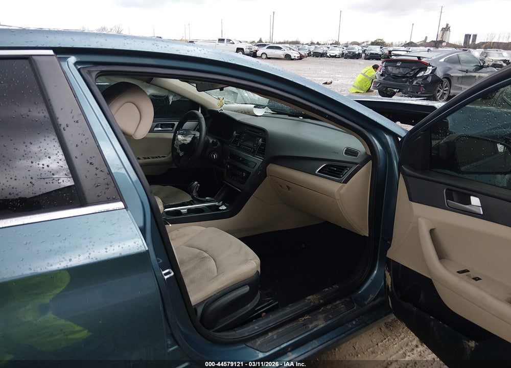 2016 HYUNDAI SONATA VIN: 5NPE24AF3GH411688