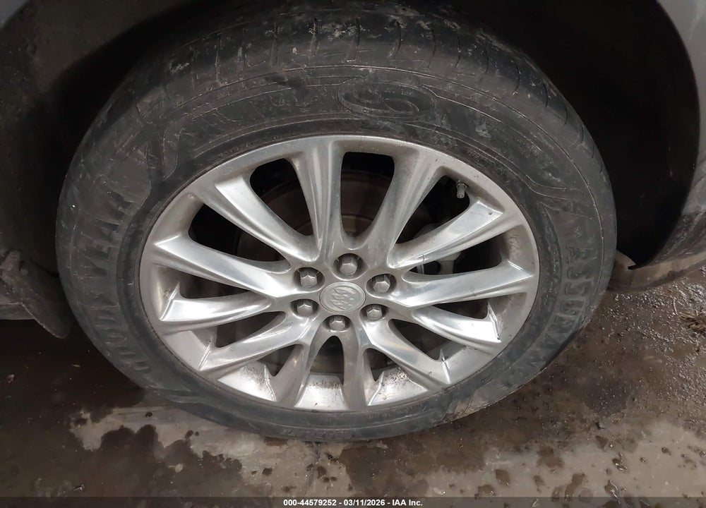 2018 BUICK ENCLAVE PREMIUM VIN: 5GAEVBKW9JJ158063