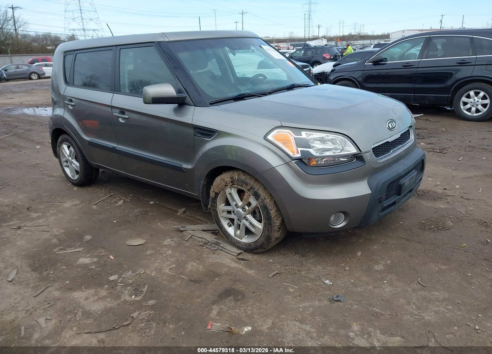 2011 KIA SOUL + VIN: KNDJT2A23B7270180