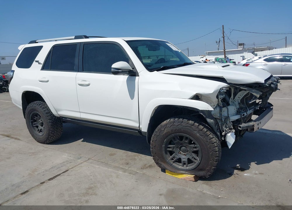 2017 TOYOTA 4RUNNER TRD OFF ROAD PREMIUM VIN: JTEBU5JR6H5438152