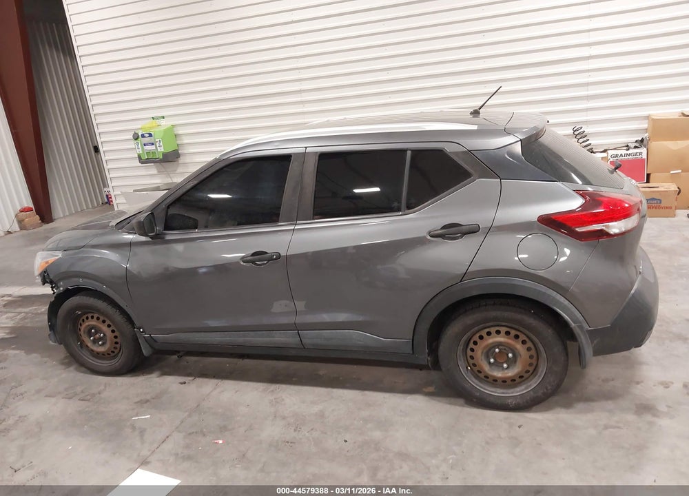 2018 NISSAN KICKS S VIN: 3N1CP5CU6JL497230