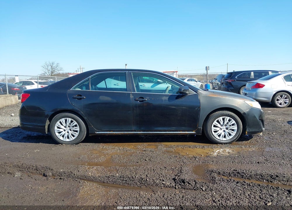 2014 TOYOTA CAMRY LE VIN: 4T4BF1FK3ER400321