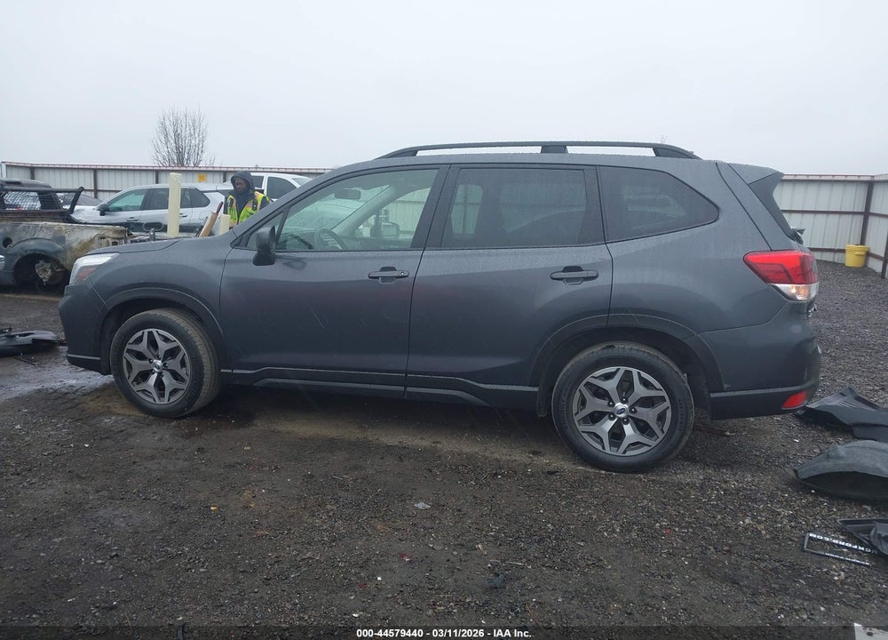 2021 SUBARU FORESTER PREMIUM VIN: JF2SKAJCXMH566189