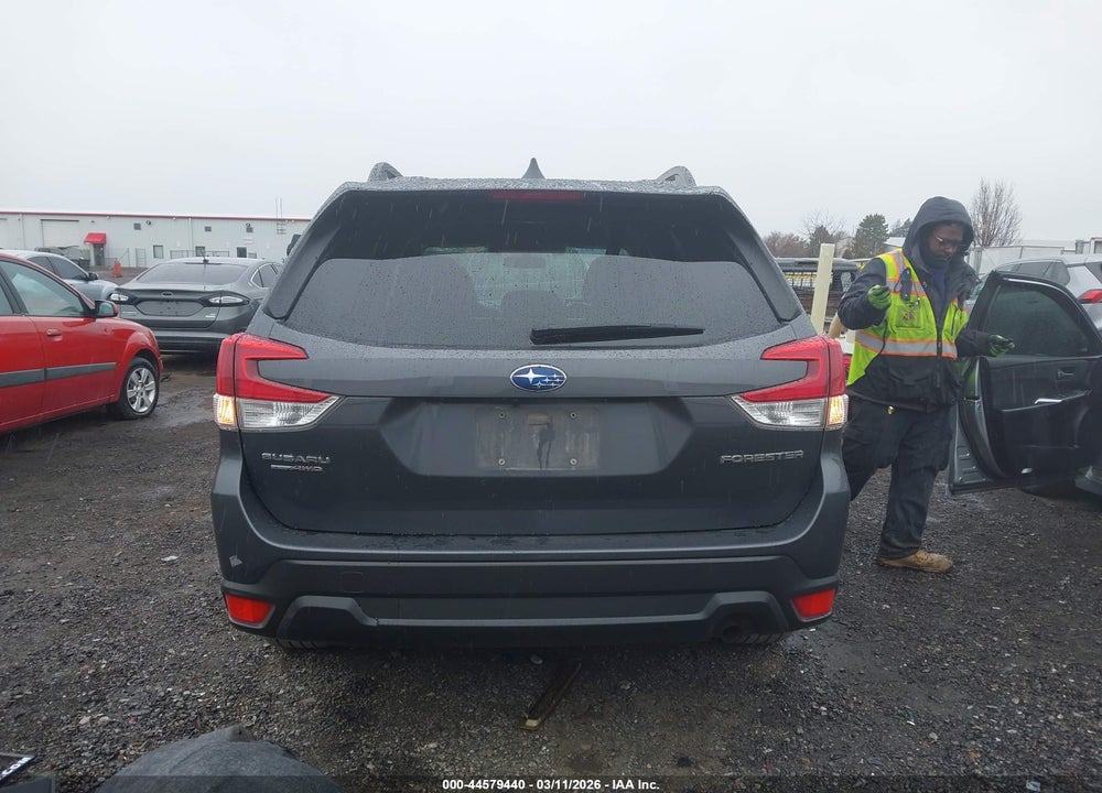 2021 SUBARU FORESTER PREMIUM VIN: JF2SKAJCXMH566189
