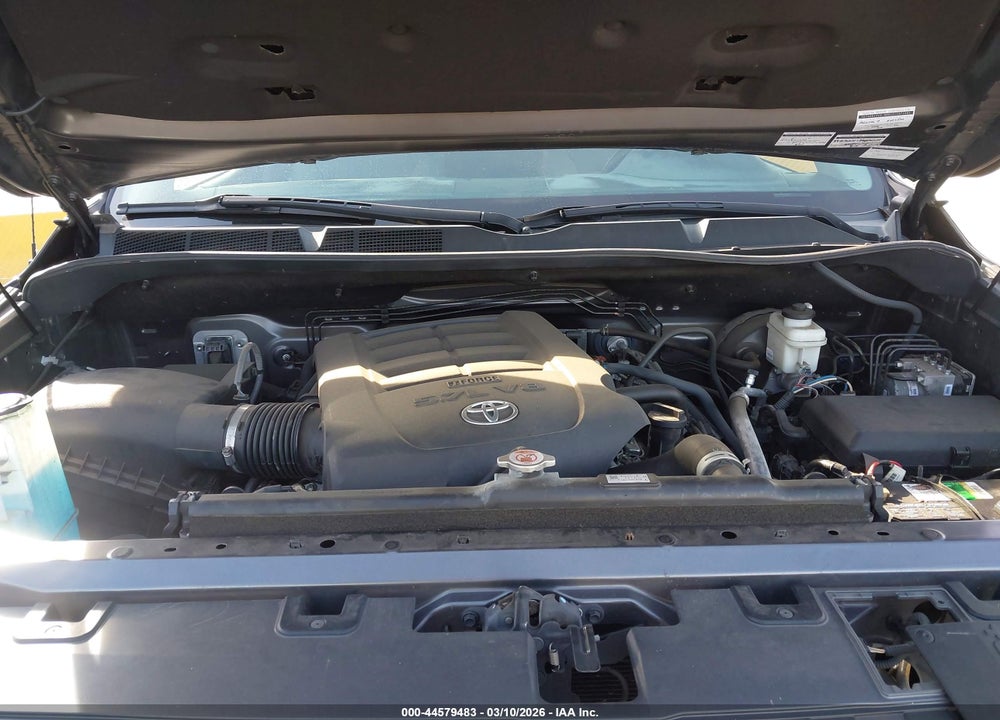 2018 TOYOTA TUNDRA SR5 5.7L V8 VIN: 5TFEY5F1XJX234523