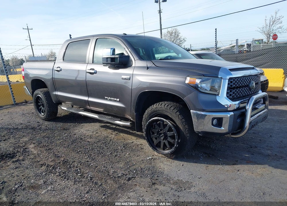 2018 TOYOTA TUNDRA SR5 5.7L V8 VIN: 5TFEY5F1XJX234523