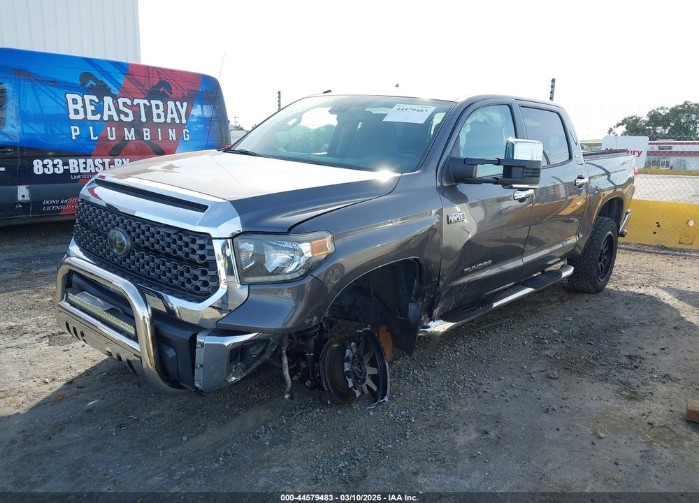 2018 TOYOTA TUNDRA SR5 5.7L V8 VIN: 5TFEY5F1XJX234523