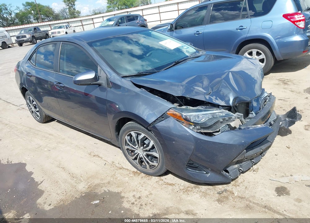 2018 TOYOTA COROLLA LE VIN: 5YFBURHEXJP743435