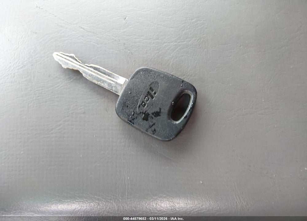 2001 FORD ESCAPE XLT VIN: 1FMCU03131KF77886