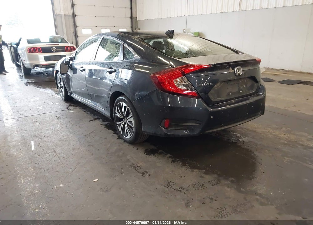 2018 HONDA CIVIC VIN: JHMFC1F35JX018655