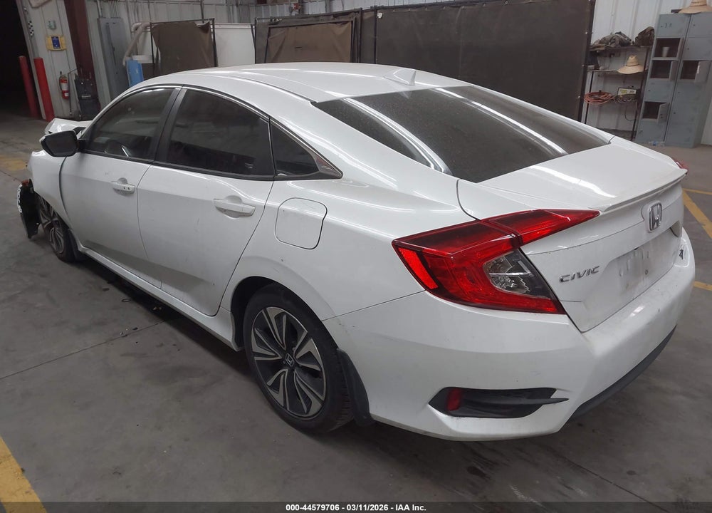 2018 HONDA CIVIC EX-L VIN: JHMFC1F72JX038445