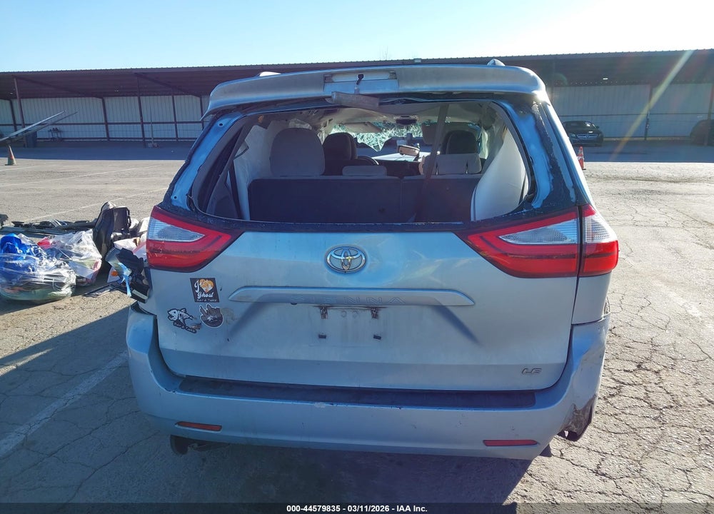 2017 TOYOTA SIENNA LE 8 PASSENGER VIN: 5TDKZ3DC5HS842085