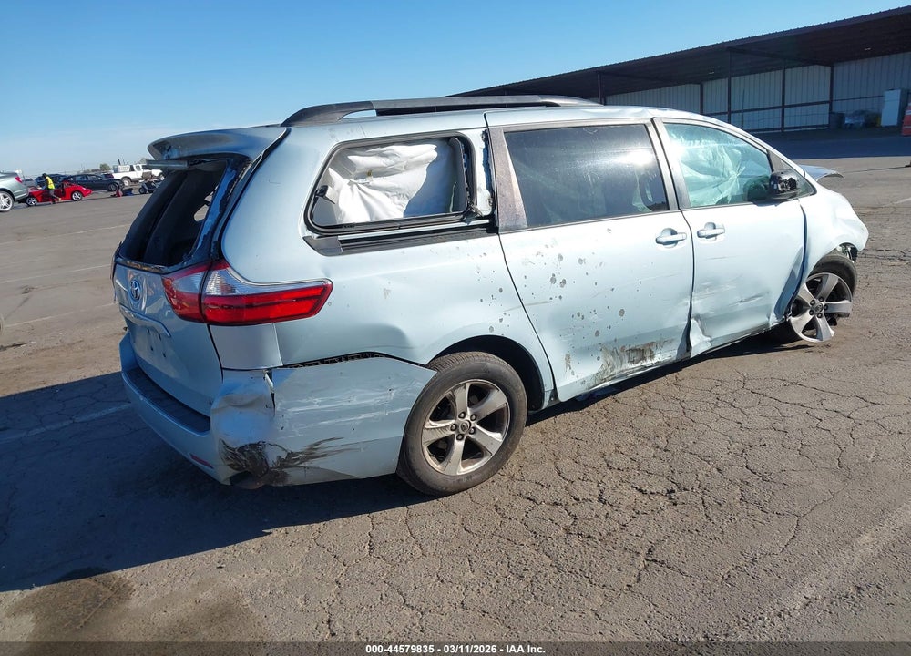 2017 TOYOTA SIENNA LE 8 PASSENGER VIN: 5TDKZ3DC5HS842085