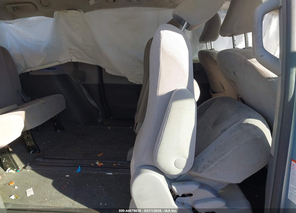 2017 TOYOTA SIENNA LE 8 PASSENGER VIN: 5TDKZ3DC5HS842085