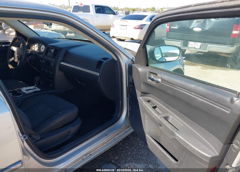 2008 CHRYSLER 300 LX VIN: 2C3KA43R78H191340