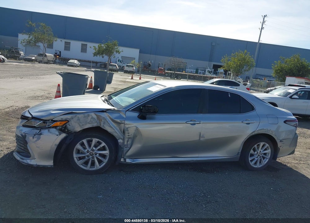 2021 TOYOTA CAMRY LE VIN: 4T1C11AKXMU468666