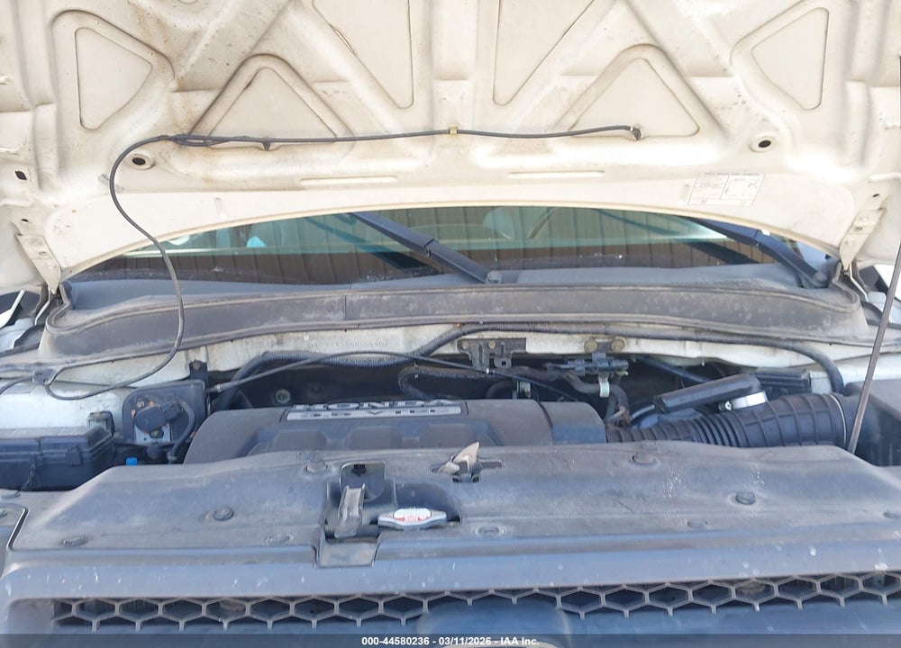 2005 HONDA PILOT LX VIN: 2HKYF18105H555903