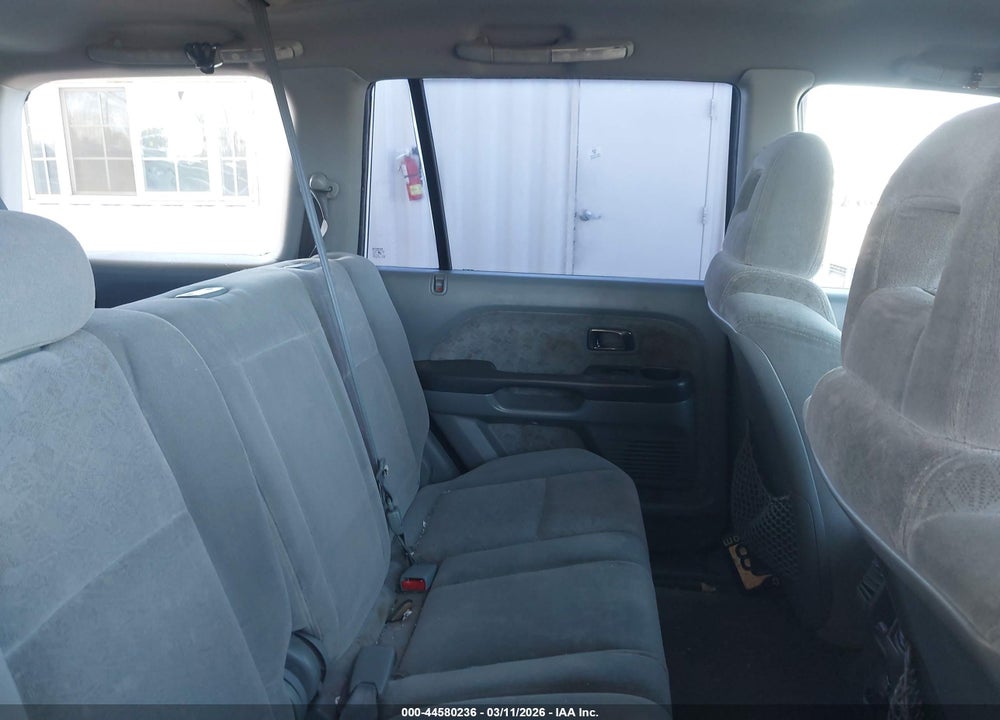 2005 HONDA PILOT LX VIN: 2HKYF18105H555903