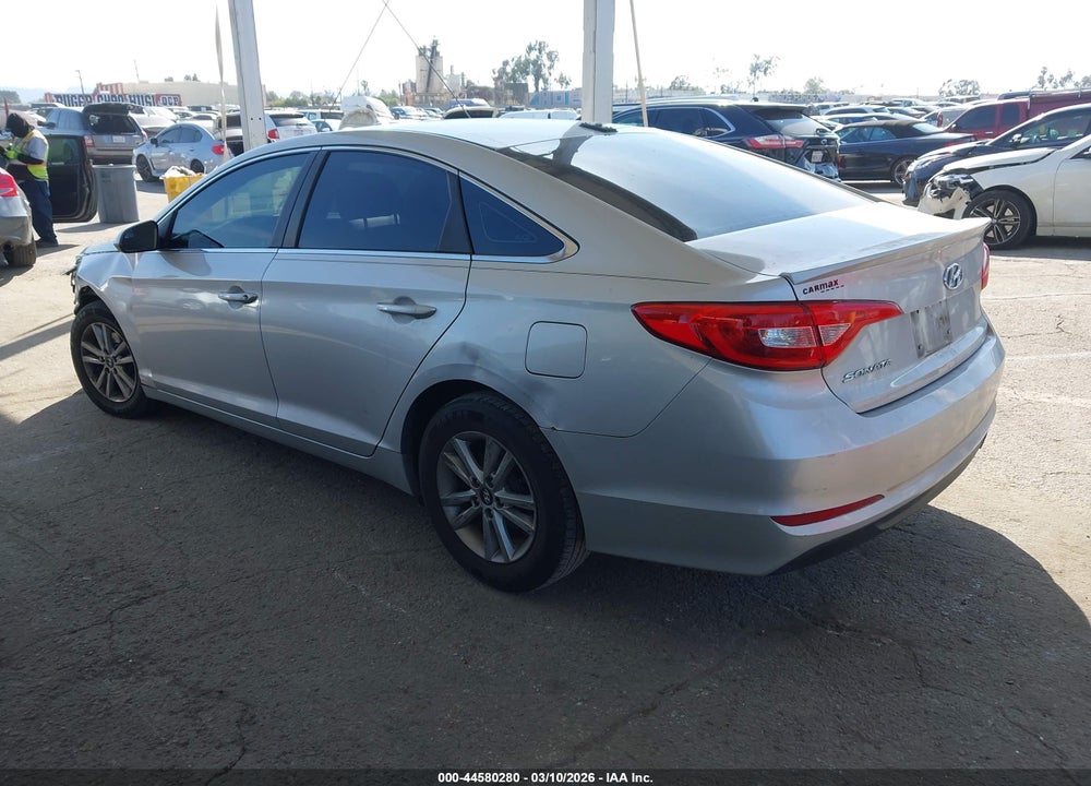 2015 HYUNDAI SONATA SE VIN: 5NPE24AF7FH153349