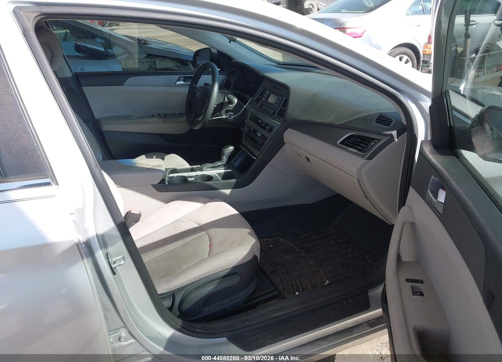 2015 HYUNDAI SONATA SE VIN: 5NPE24AF7FH153349