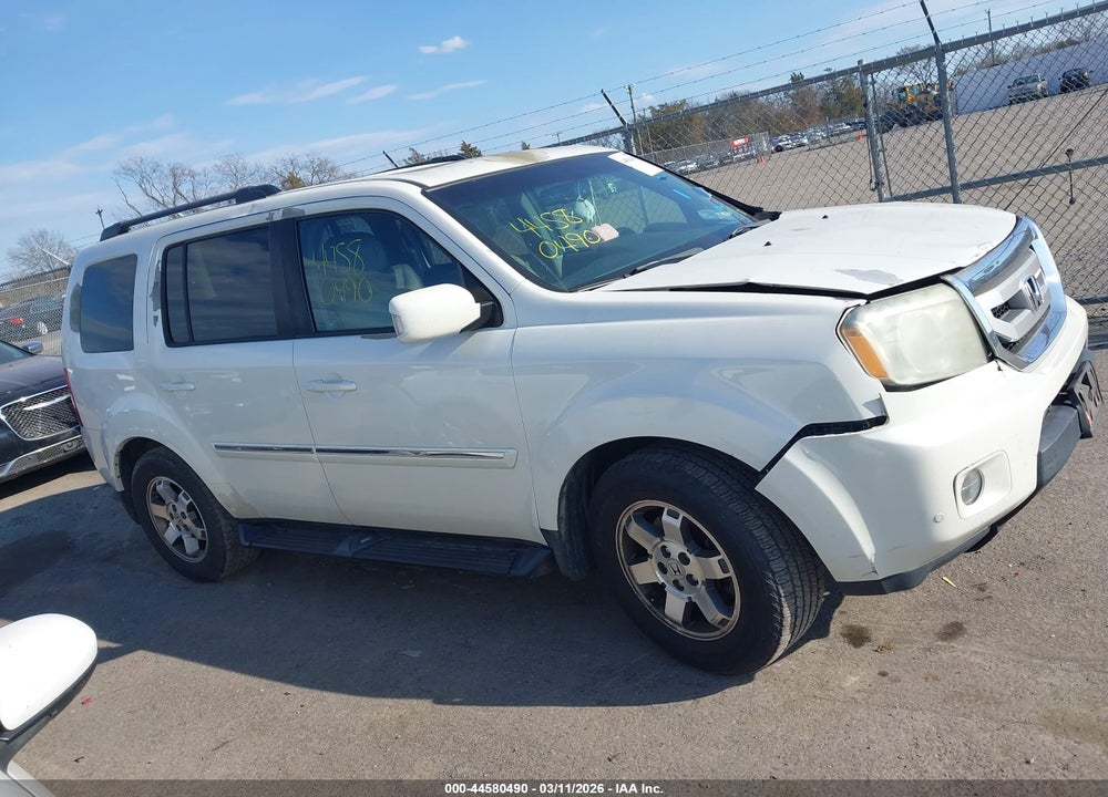 2011 HONDA PILOT TOURING VIN: 5FNYF4H97BB065766