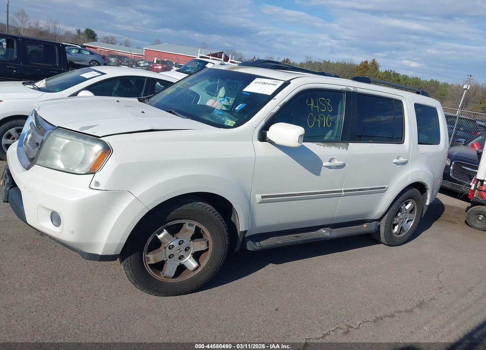 2011 HONDA PILOT TOURING VIN: 5FNYF4H97BB065766