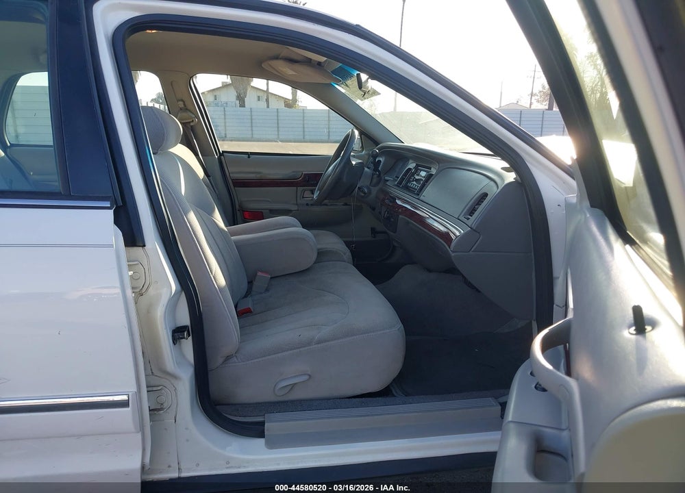 2001 MERCURY GRAND MARQUIS GS VIN: 2MEFM74WX1X634455