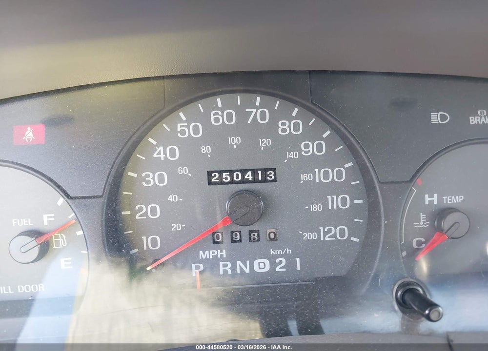 2001 MERCURY GRAND MARQUIS GS VIN: 2MEFM74WX1X634455