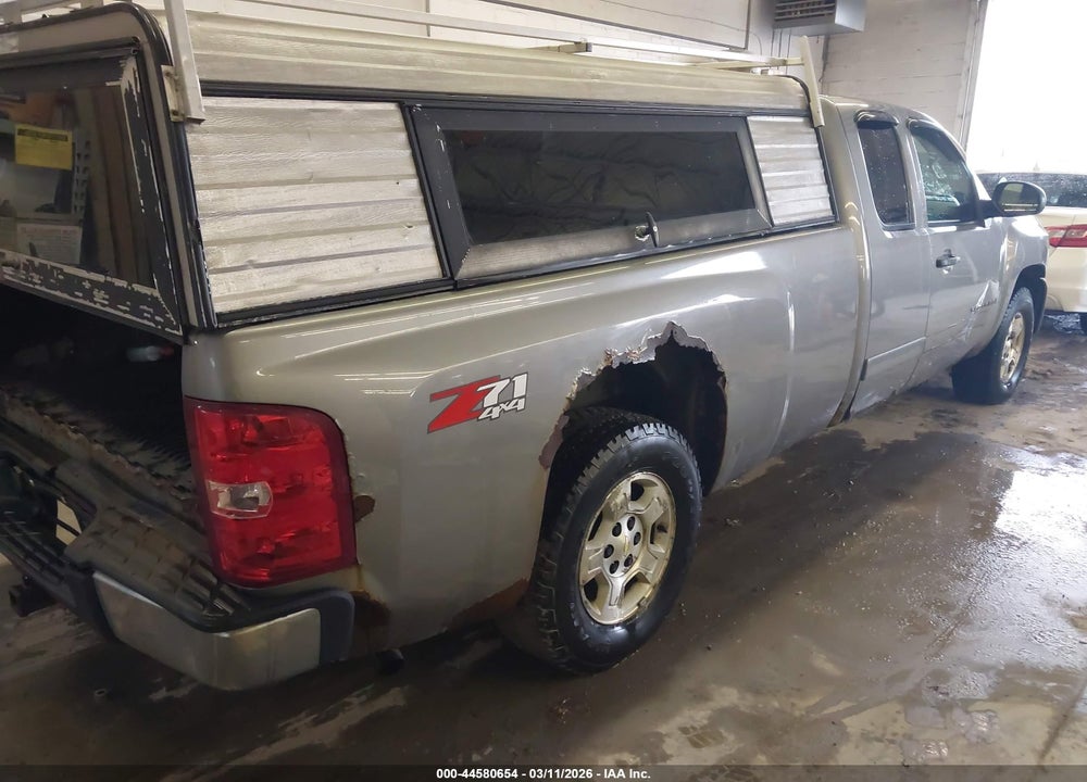 2008 CHEVROLET SILVERADO 1500 LT1 VIN: 1GCEK19J88E107104