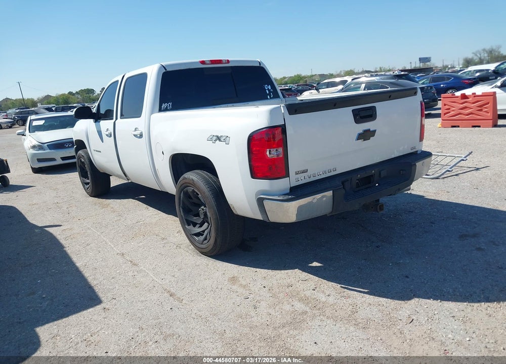2011 CHEVROLET SILVERADO 1500 LTZ VIN: 3GCPKTE33BG372802