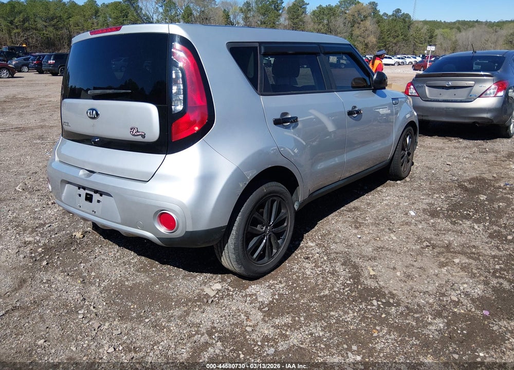 2017 KIA SOUL + VIN: KNDJP3A53H7428840