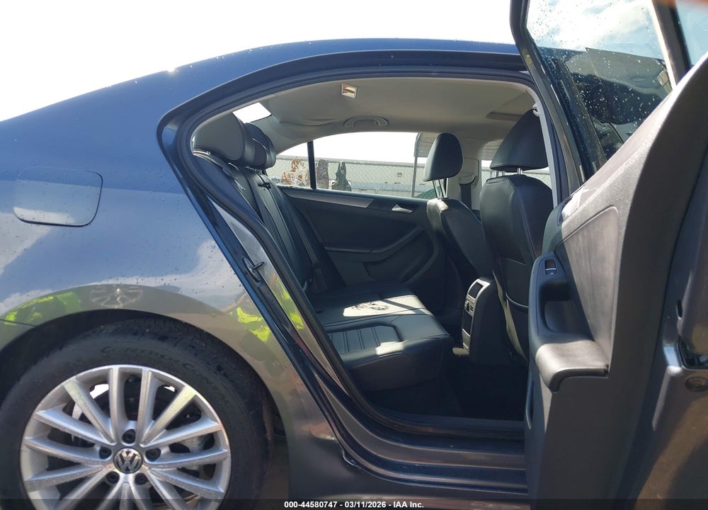 2014 VOLKSWAGEN JETTA 1.8T SEL VIN: 3VWL07AJ1EM388922