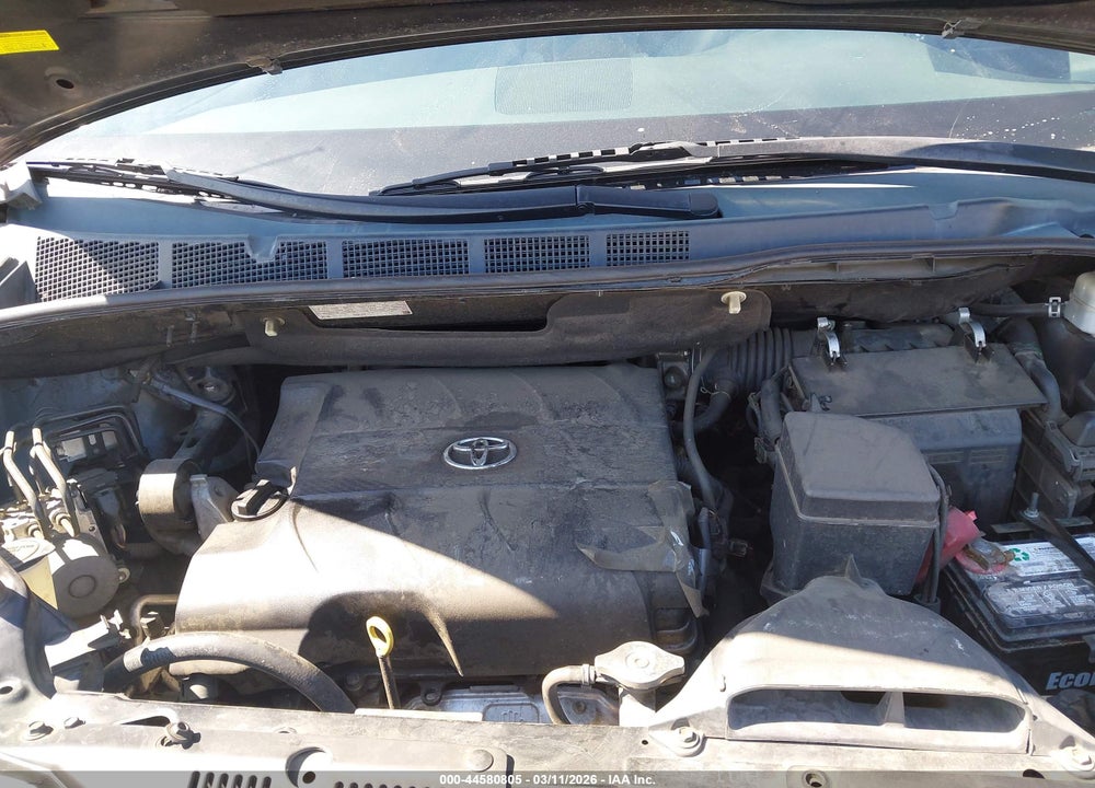2011 TOYOTA SIENNA LE V6 VIN: 5TDKK3DC7BS025244