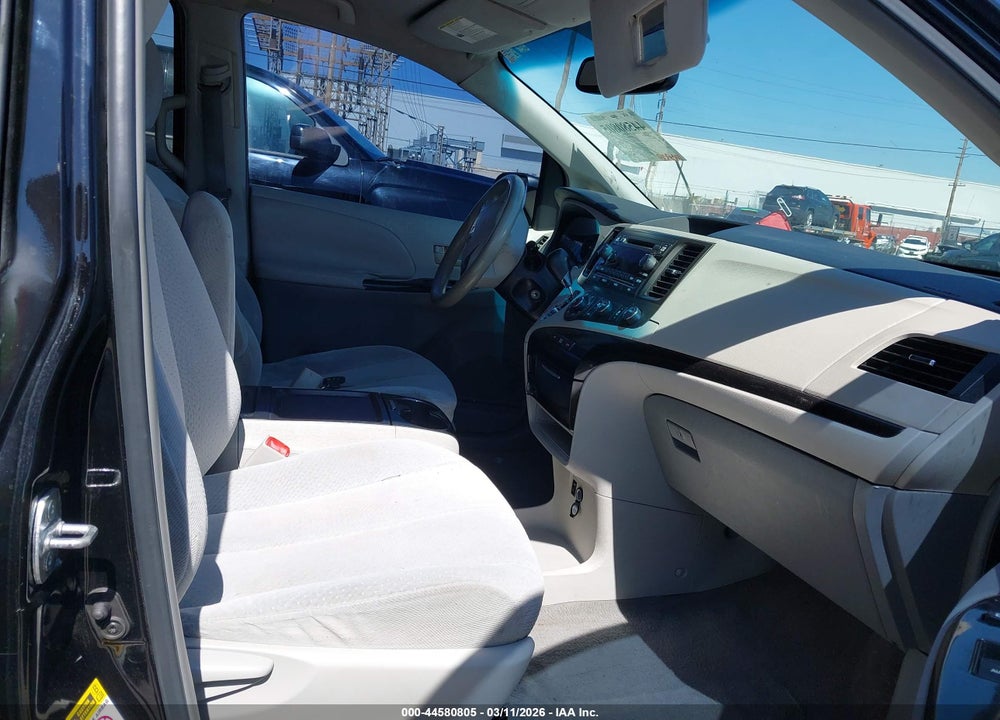 2011 TOYOTA SIENNA LE V6 VIN: 5TDKK3DC7BS025244