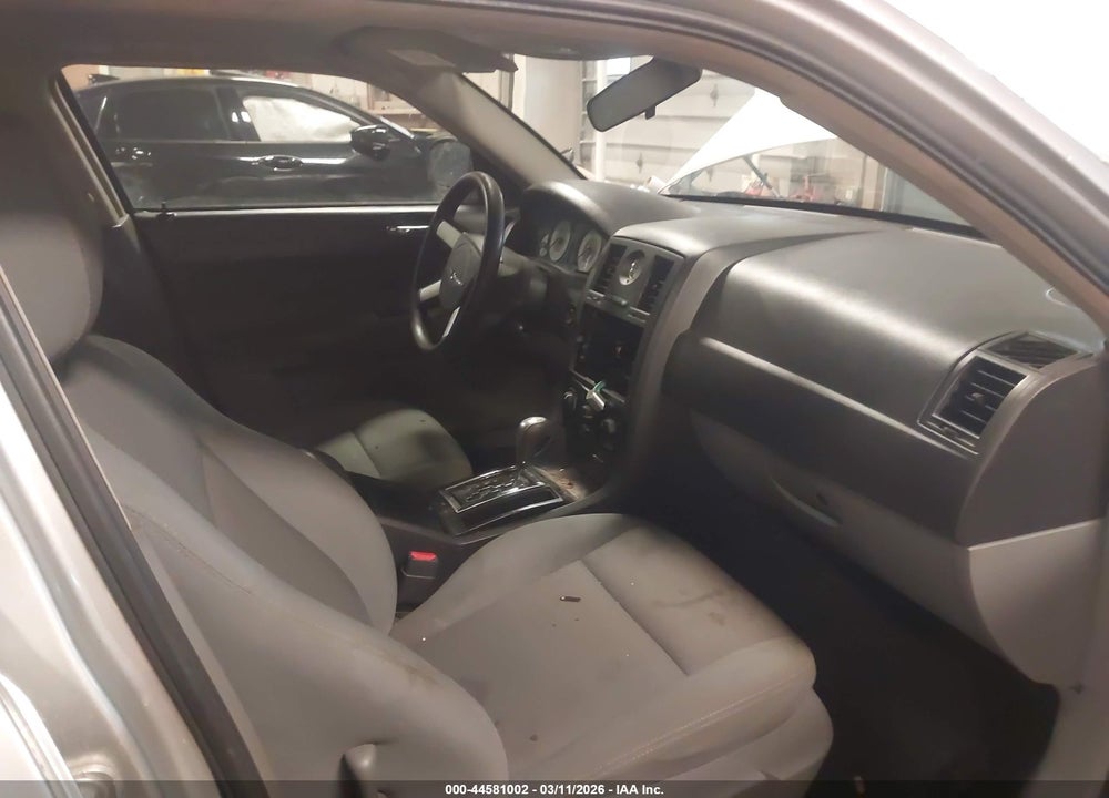 2005 CHRYSLER 300 VIN: 2C3JA53G05H131007